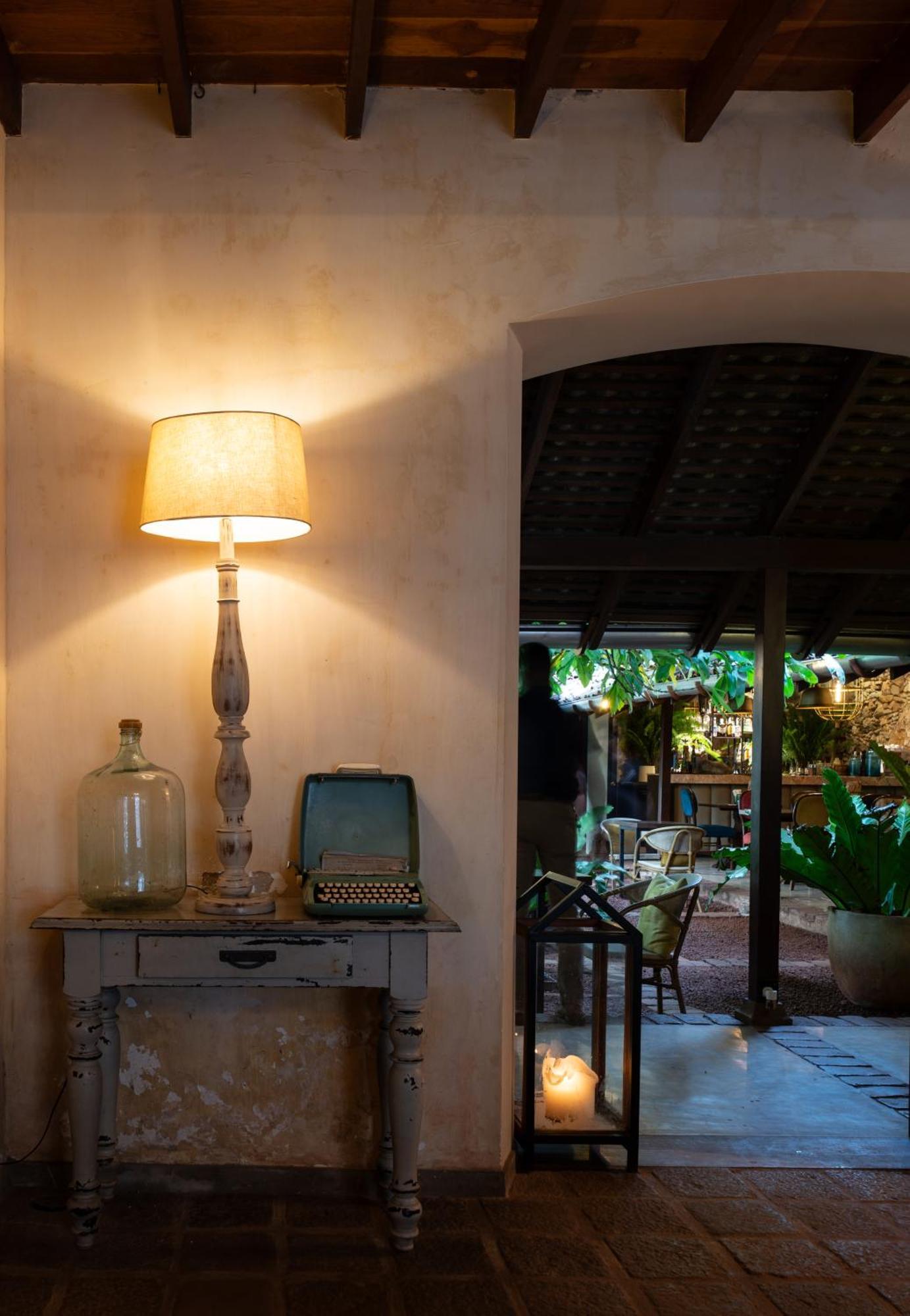 The Bungalow Galle Fort - Hotel - Restaurant - Cocktail Bar Bagian luar foto