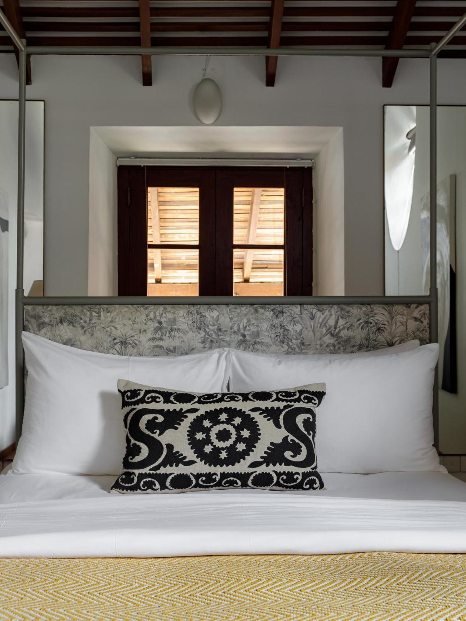 The Bungalow Galle Fort - Hotel - Restaurant - Cocktail Bar Bagian luar foto